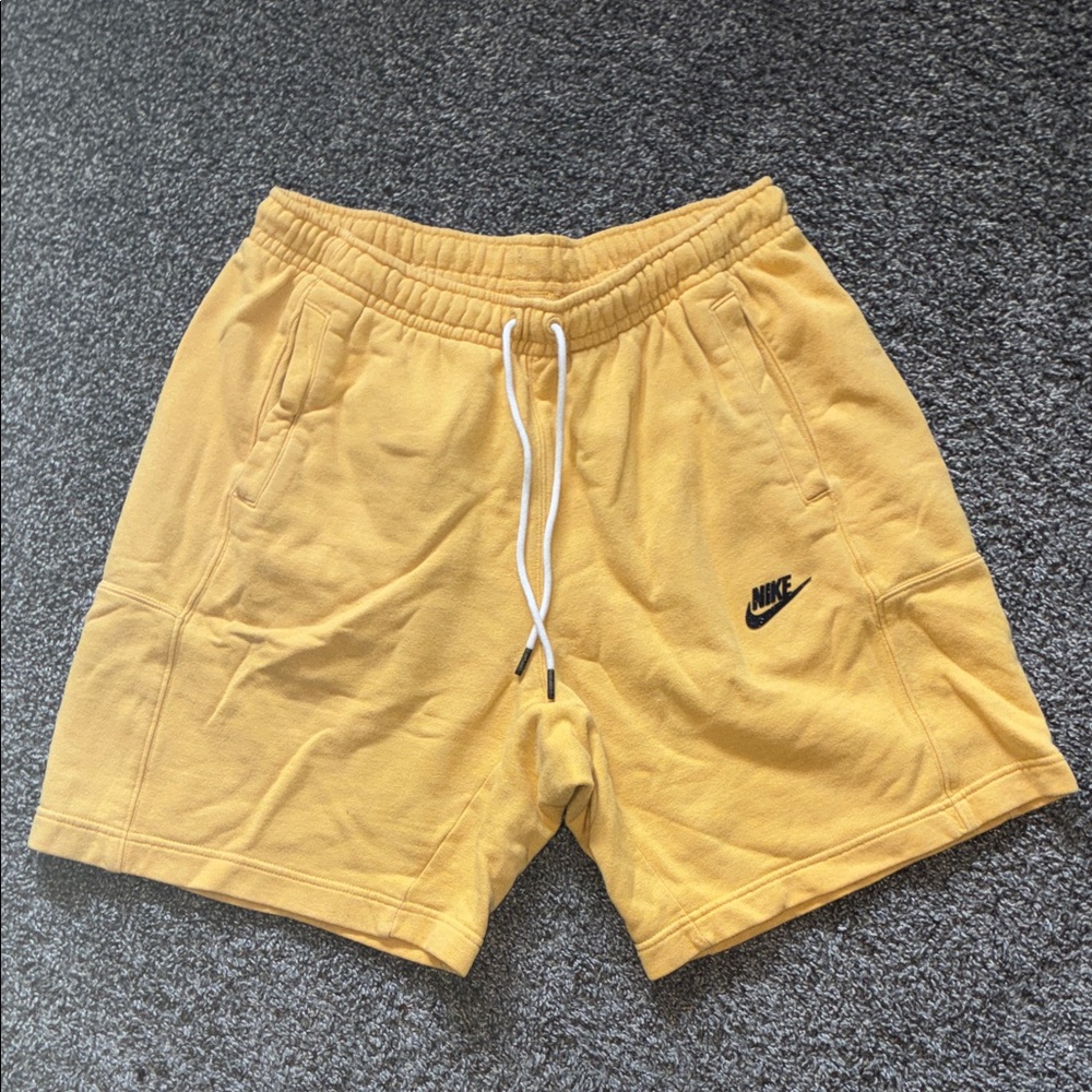 Nike Hoodie & Shorts Set - Picture 5 of 8